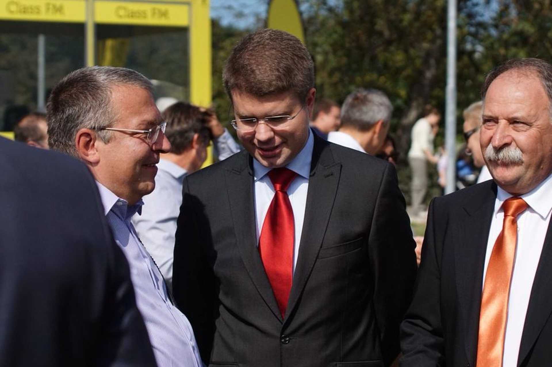 Agh Peter Simicskaval Pozolt Sarvaron