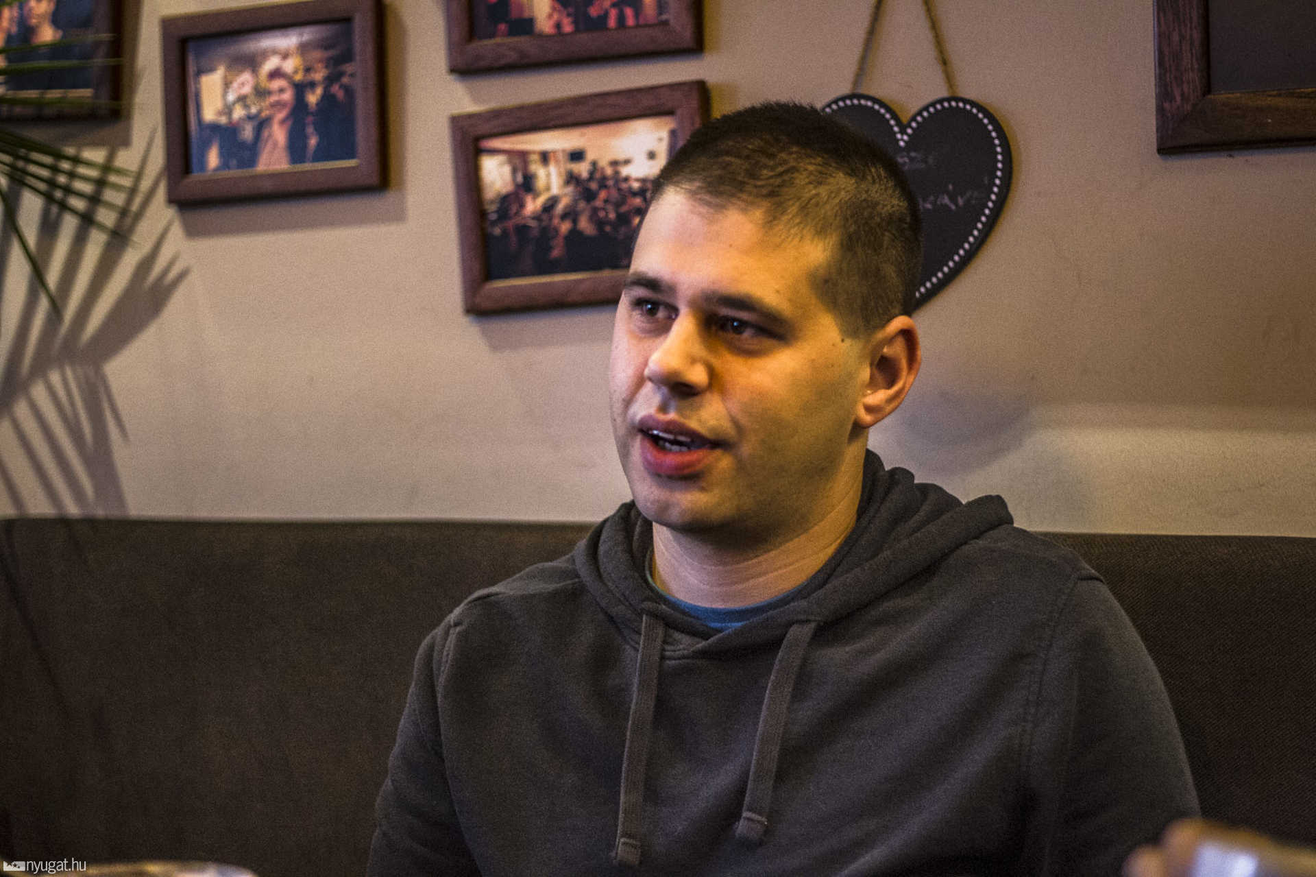 Randevú srácok 10 évvel idősebbek