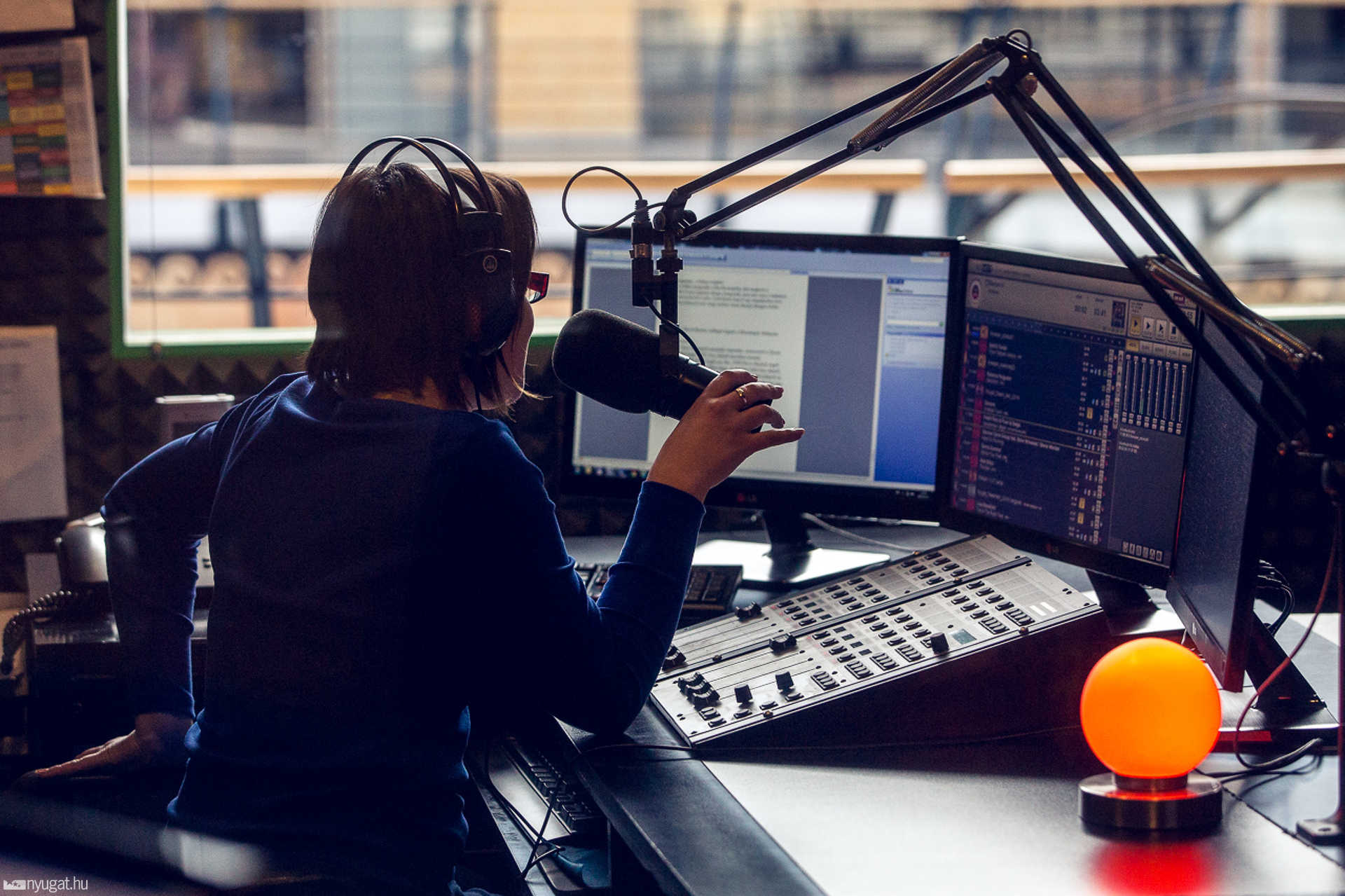 Ki Akarjak Csinalni A Nyugat Radiot