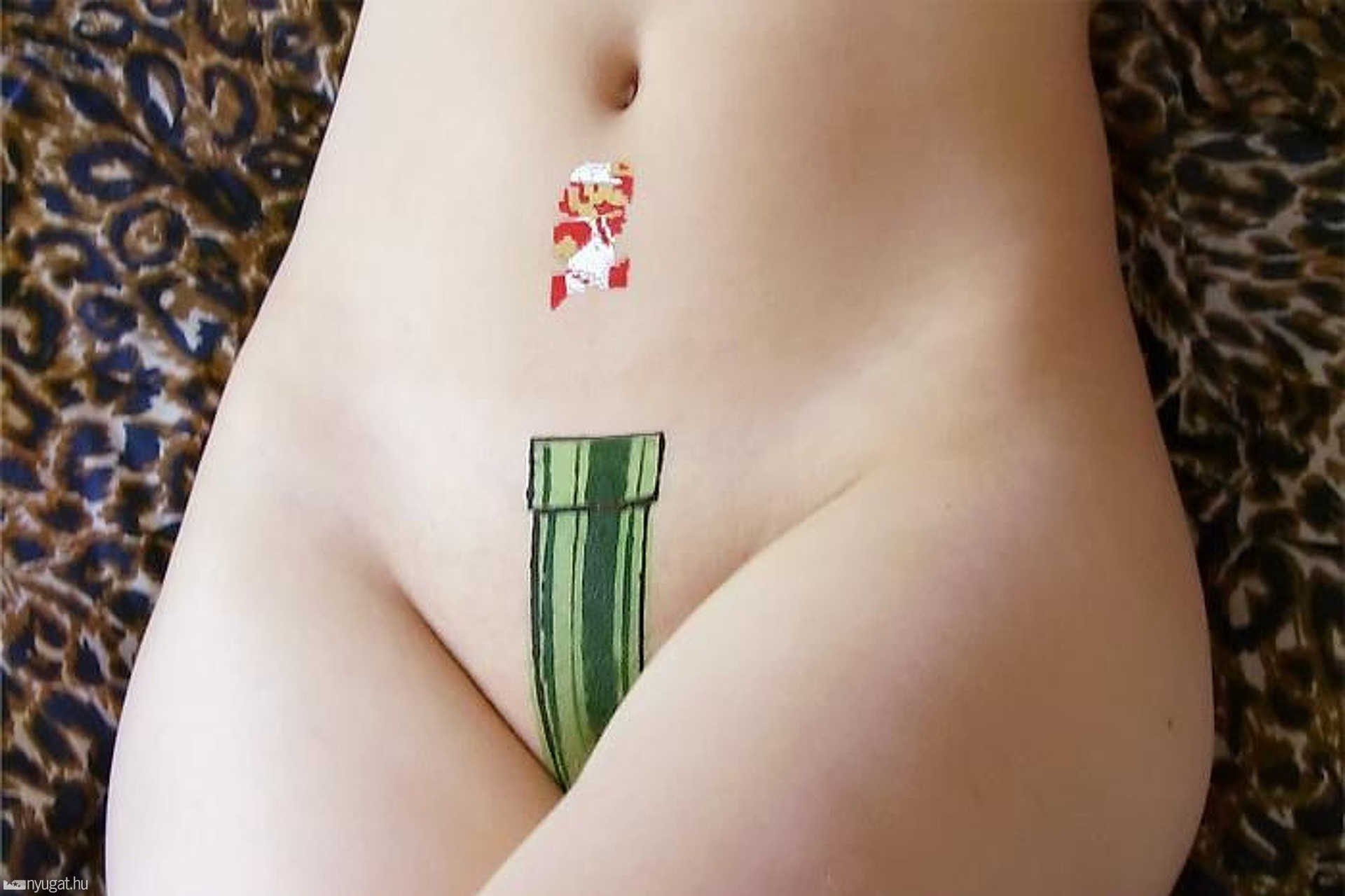 Tetoválás pornó cső