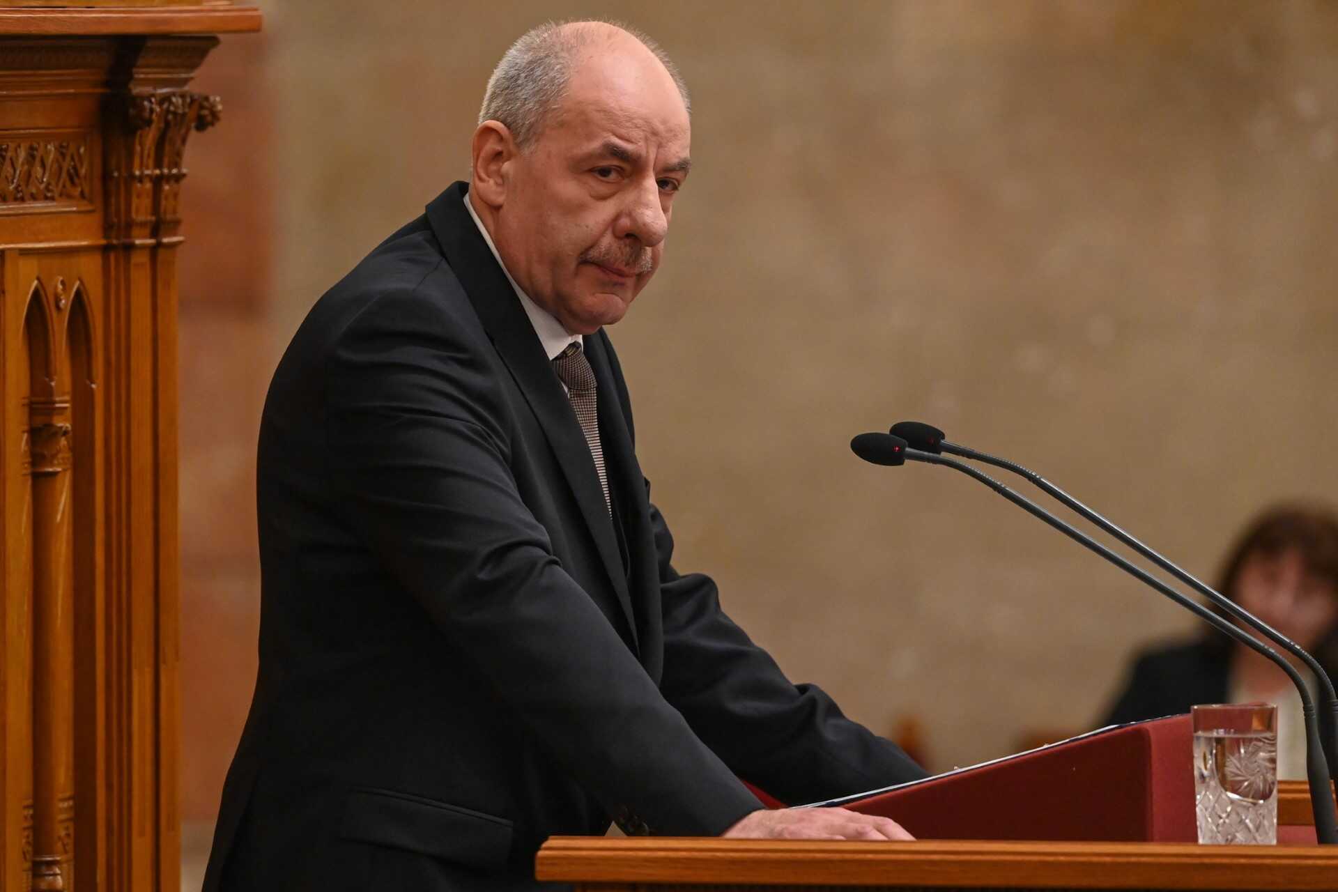 Az Aranybulla után most Sulyok Tamás jön a jáki templomba