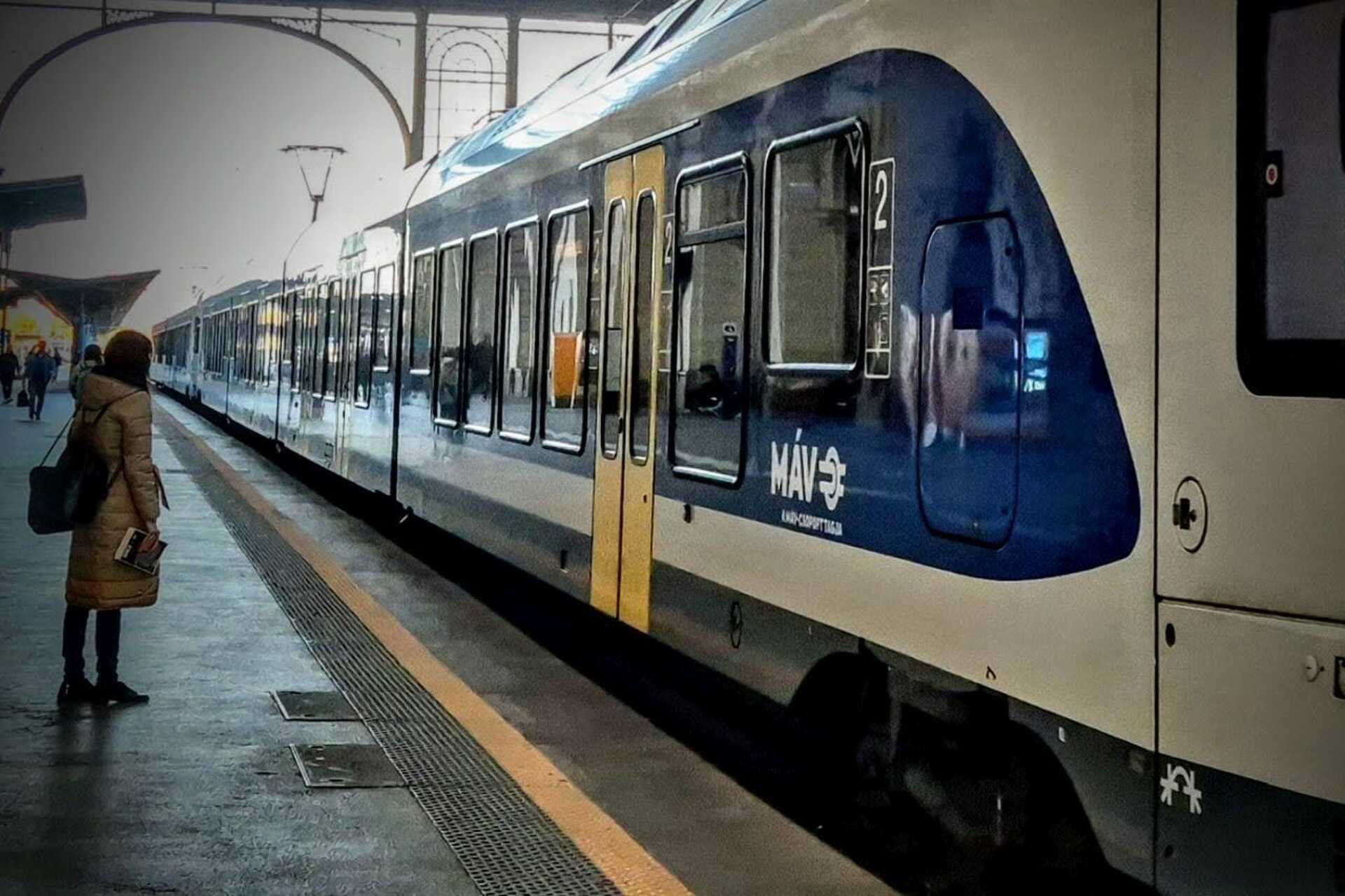 Megszúrta a kalauzt, mert leszállította a vonatról Kép