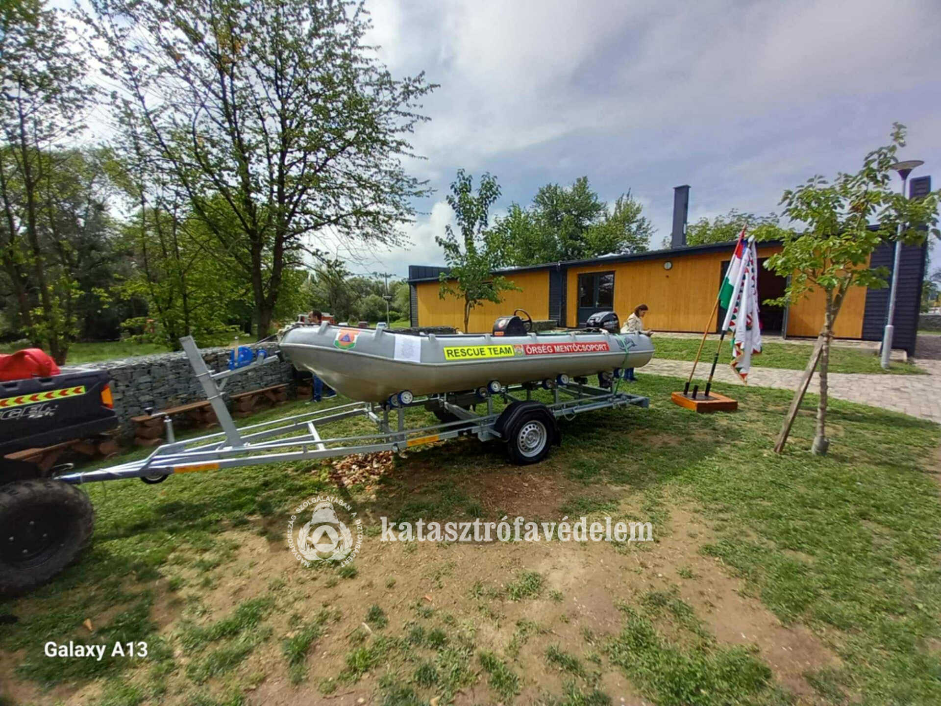 Kishajóval bővült az őrségi mentőszervezet eszközparkja Kép