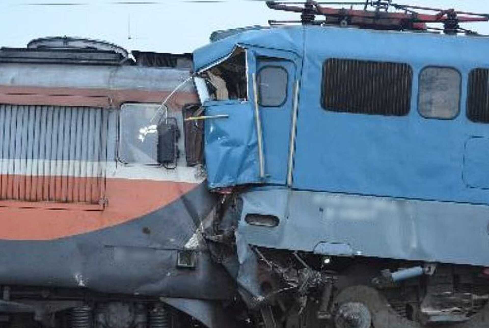 Három év fogház vár a mozdonyvezetőre, aki miatt két vonat ütközött frontálisan Kép