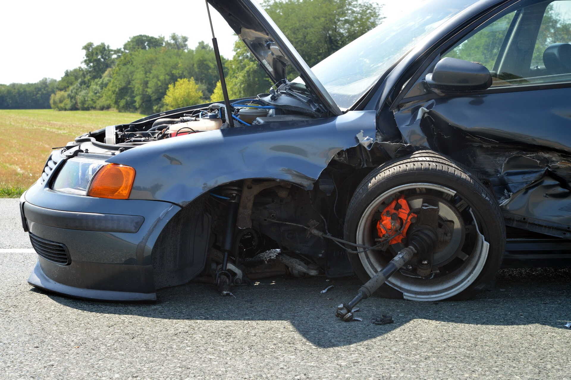 Menetközben állította le a motort, bekapcsolt a kormányzár Kép