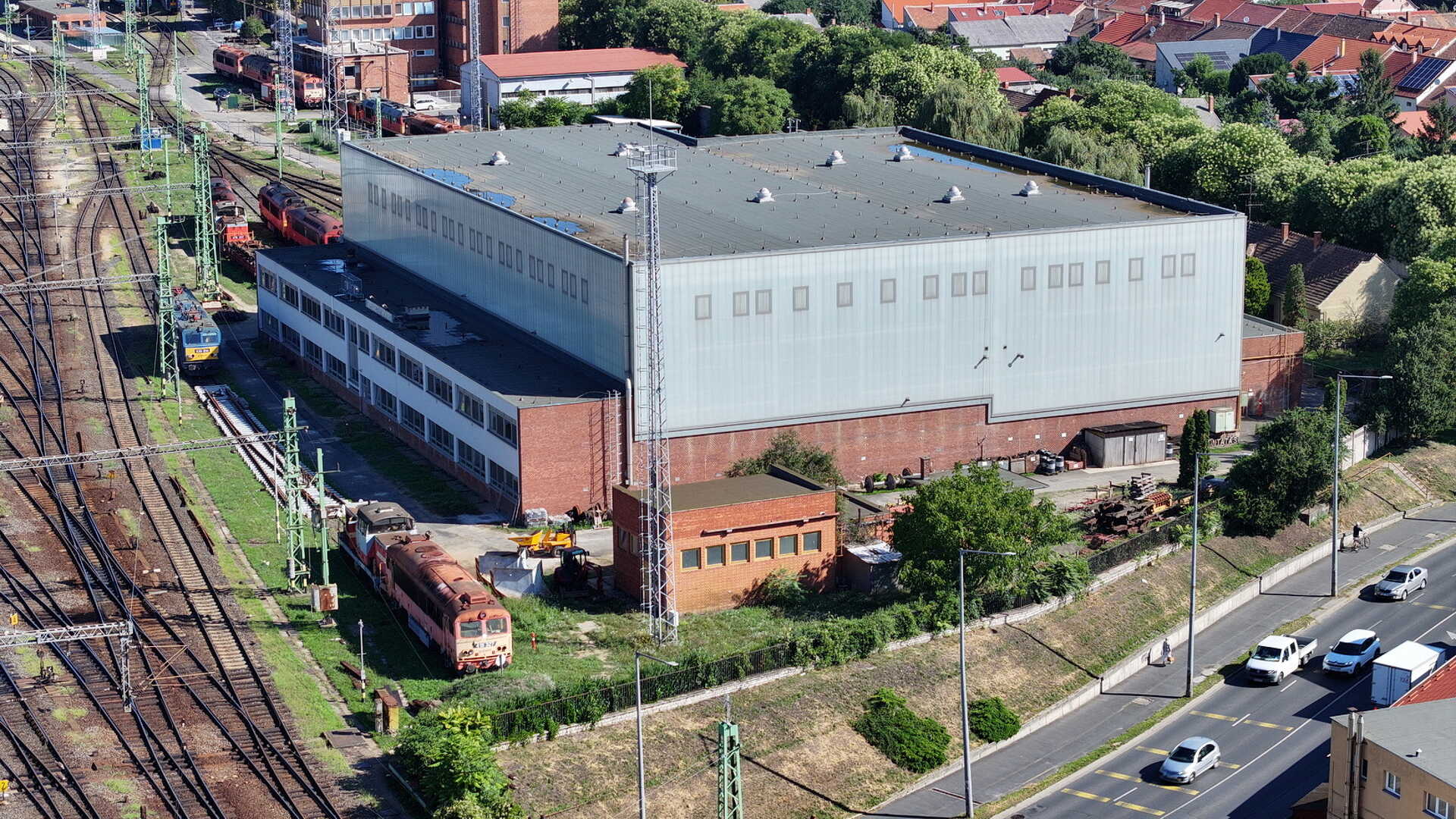 Életveszélyes áramütést szenvedett egy oszlopra mászó férfi Szombathelyen Kép