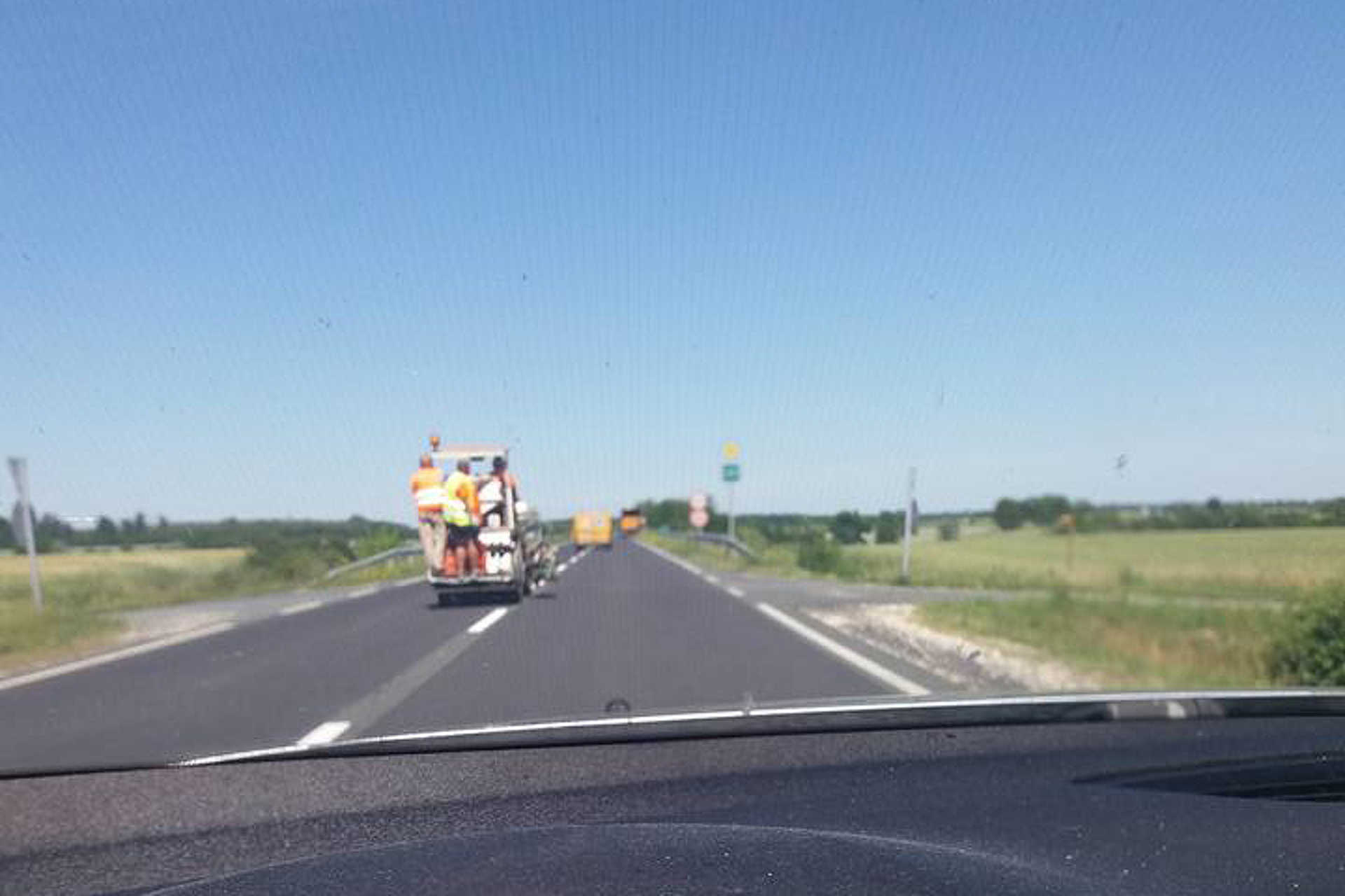Elég veszélyesre sikeredett az útfestés a 89es úton Sé mellett