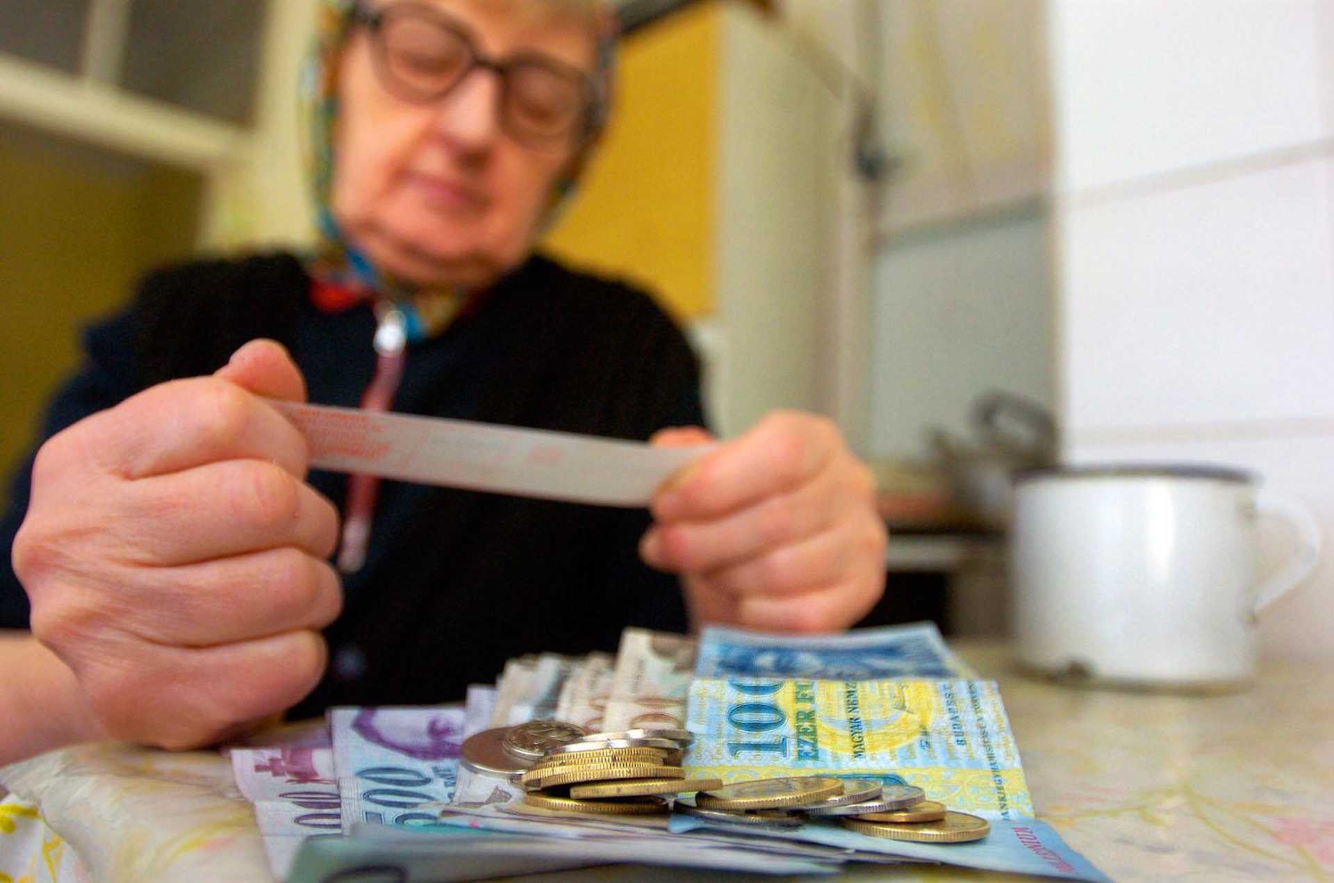 A nyugdíjasok megalázóan alacsony j9övedelme miatt kezdeményeznek népszavazást Kép