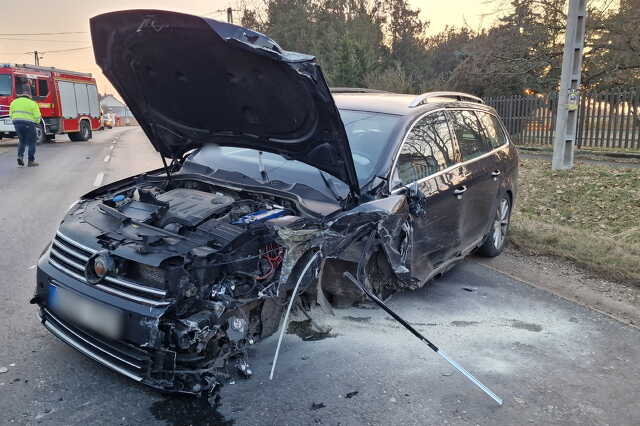 Három autó ütközött Rábapatyon – teljes útlezárás a 84-es főúton