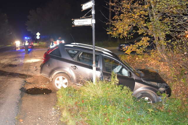 Négy sérült Kőszegnél - Audi hajtott KIA elé a 87-esen