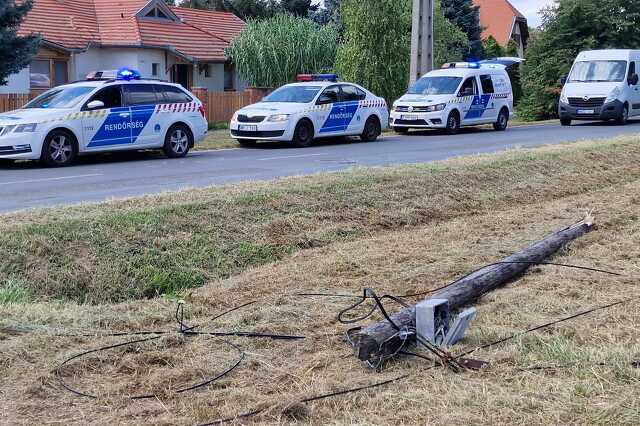 Lelógó távközlési vezetékbe akadt bele egy osztrák rendszámú kamion Szombathelyen