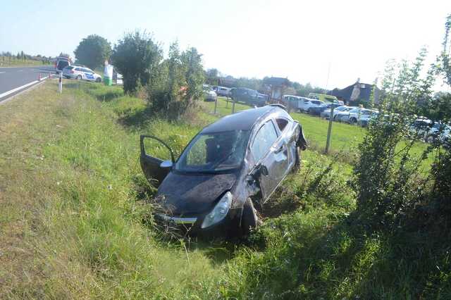 Árokba csapódott egy autó a 8-as főúton