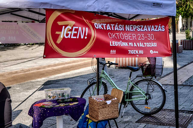Oktatási népszavazás aláírásgyűjtés