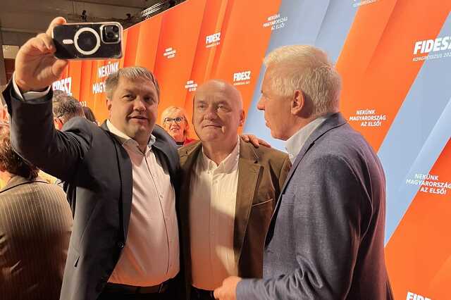 Hende Csaba a Fidesz kongresszuson