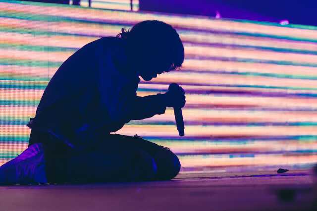 Oli Sykes a Bring Me The Horizon 2017-es montreali koncertjén, Kanadában