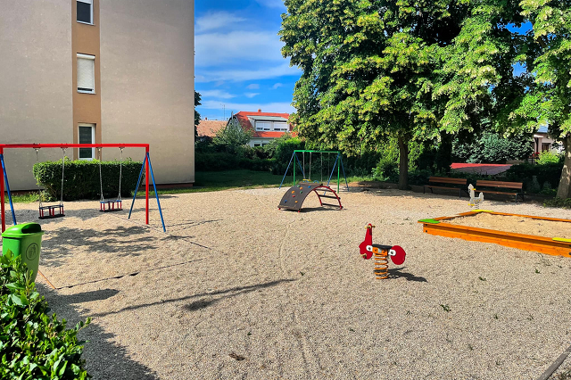 Játszótér és sétány felújítás a Derkovitson