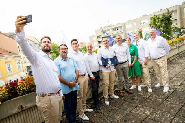 Dobó SE a városházán