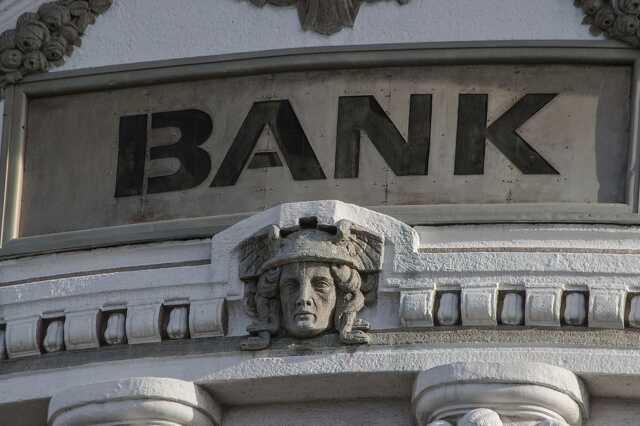 bank homlokzat