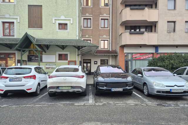 Parkolás