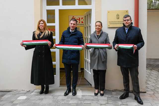 Áldozatsegítő központ átadása