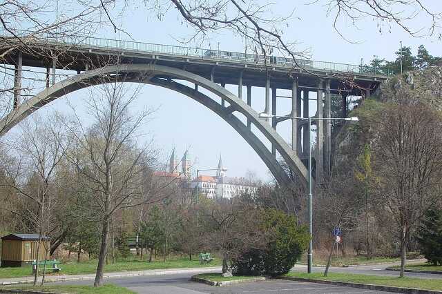 Veszprémi völgyhíd