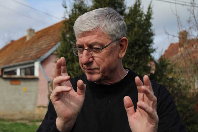Feri magyaráz