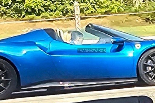 Lölö Ferrariban?
