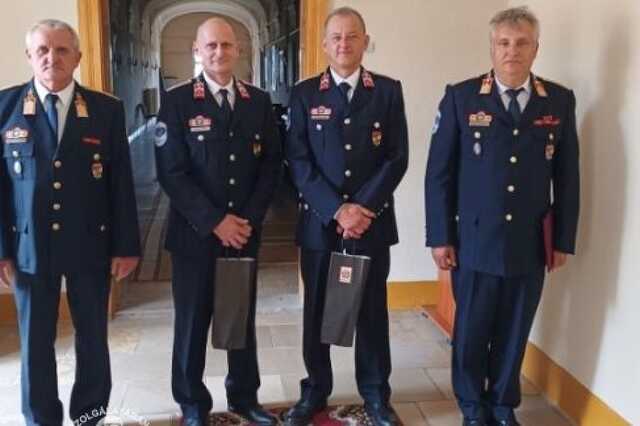 A szentgotthárdi városvezetés is jutalmazta a tűzoltókat