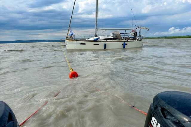 bajba jutott hajó a fertőn
