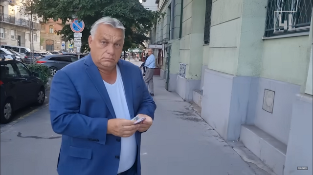 Orbán pénzt számol