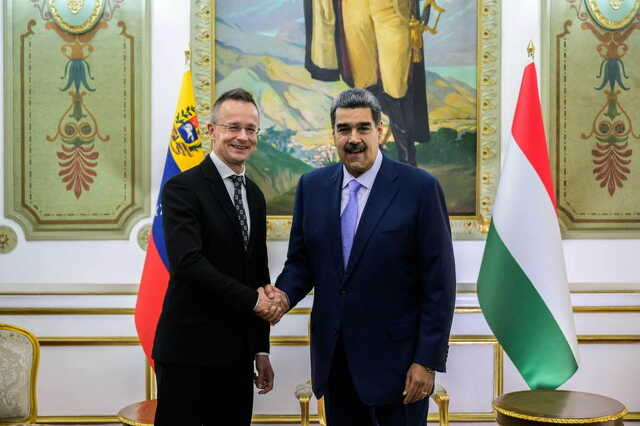 Sizjjártó & Nicolàs Maduroval