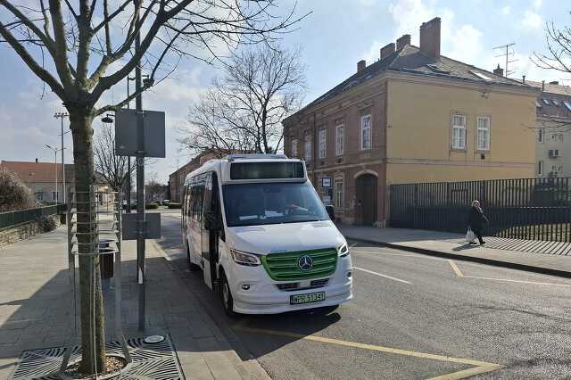 Balguss elektromos busz sajtótájékoztató