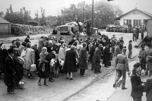 A kőszegi vasútlomás 1944. június 18-án