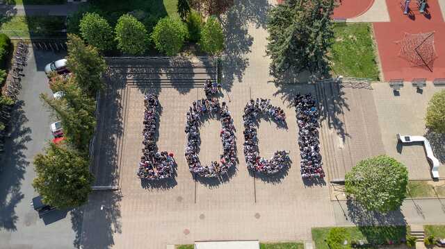 ÜZENTEK A BOLYAISOK