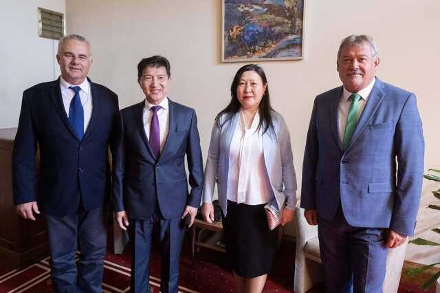 V. Németh Zsolt és a mongol delegáció