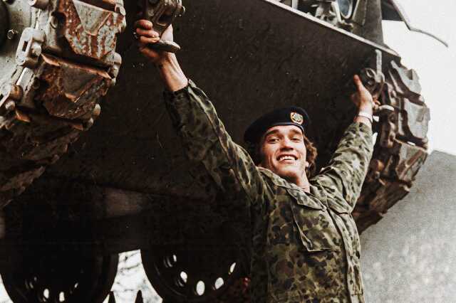 Arnold Schwarzenegger és a tank