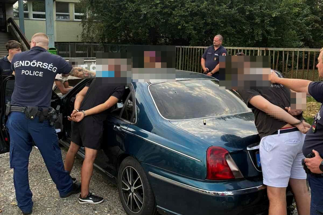 Előállítások az állomáson