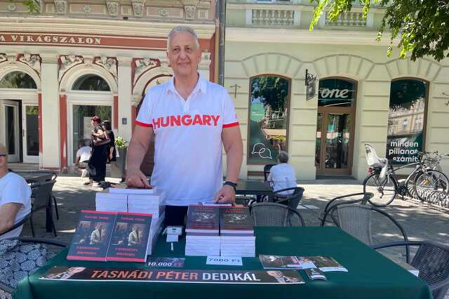 Tasnádi Péter a akrneválon