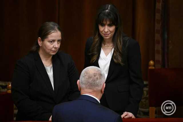 Unger Anna, Tasnády Katalin