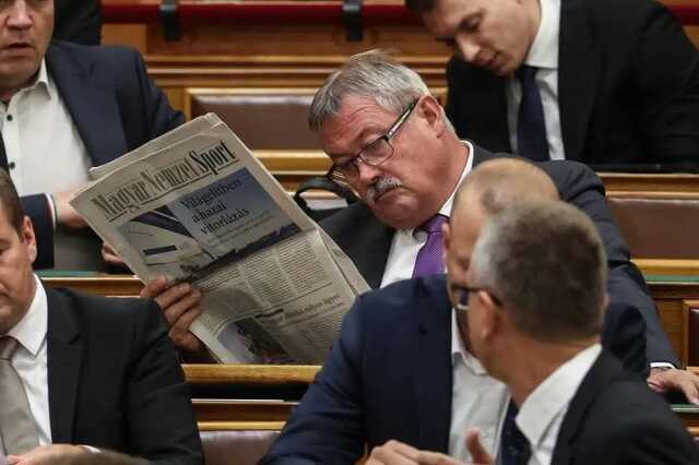 V. Németh Zsolt a Parlamentben