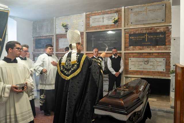 Brenner József atya temetése