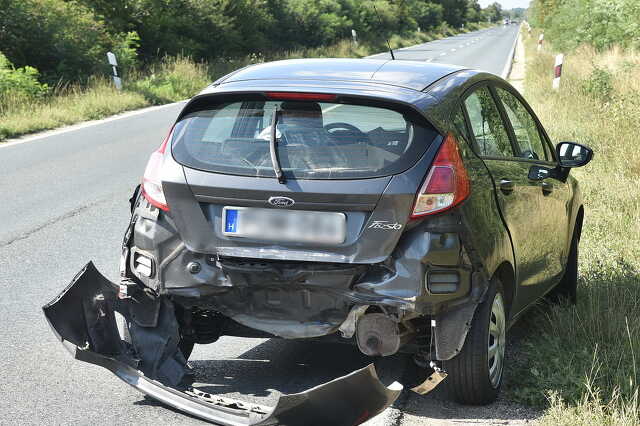 Skoda csúszott álló Fordba a 87-es főúton