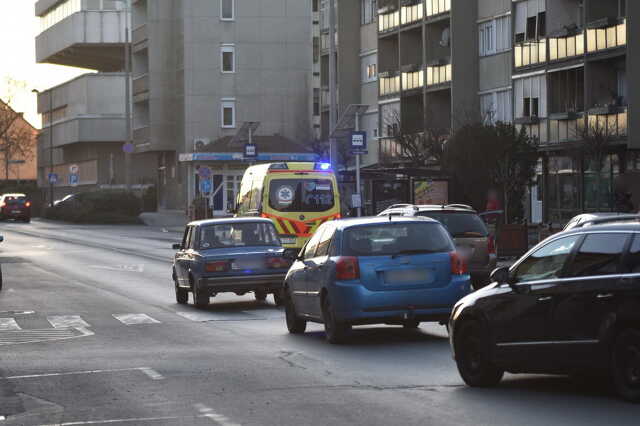 Gyalogost ütöttel el a szombathelyi Thököly utcában
