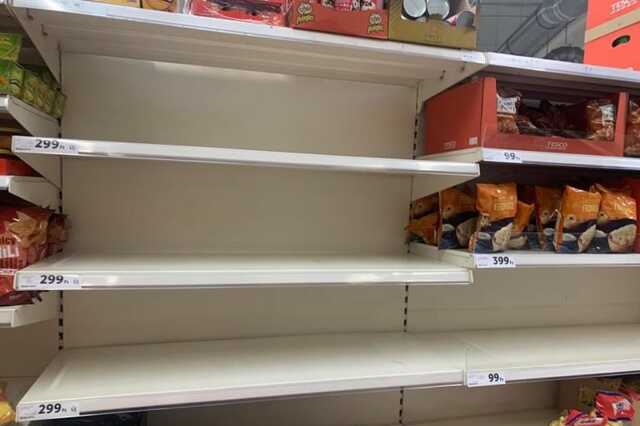 Tesco - kifosztva