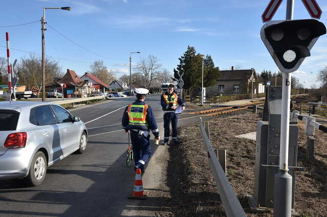 Sorompótörés Gyöngyösfalunál 