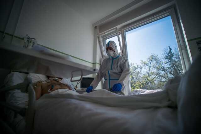 Koronavírus - Betegeket ápolnak az Országos Korányi Pulmonológiai Intézetben