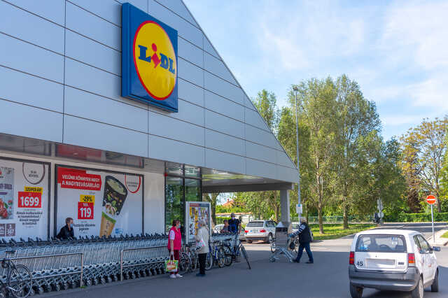 idősávos vásárlás a szombathelyi boltokban