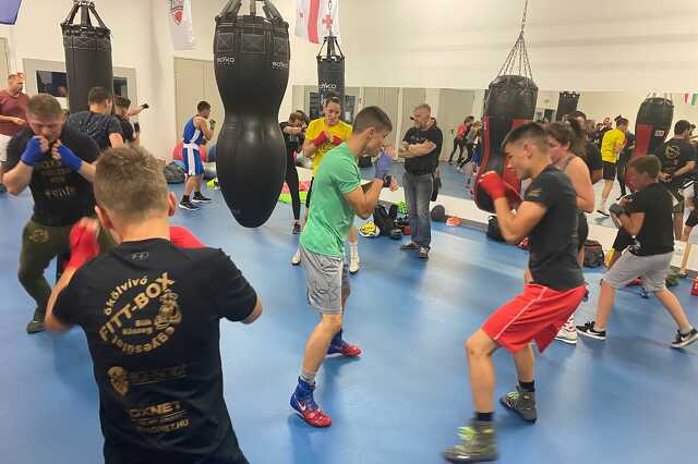 Fitt-Box Ökölvívó Egyesület és Gladiátor Alapítvány Akadémia nemzetközi sparring (július 4.)