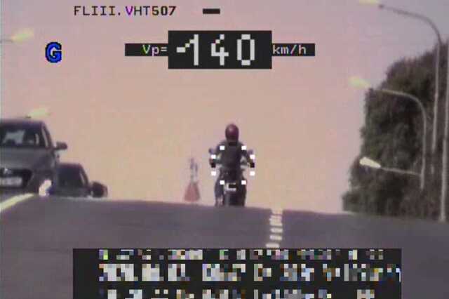 140-nel száguldozó motorost csíptek fülön Győrben