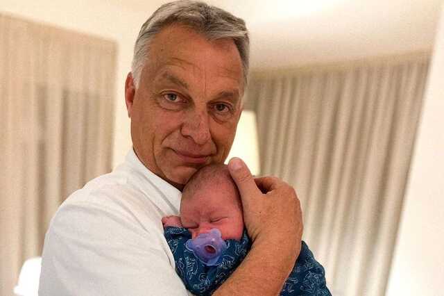 Orbán Viktor és unokája